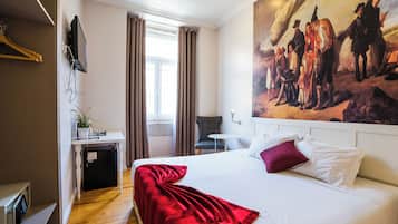 Chambre Double Standard | Minibar, coffres-forts dans les chambres, bureau