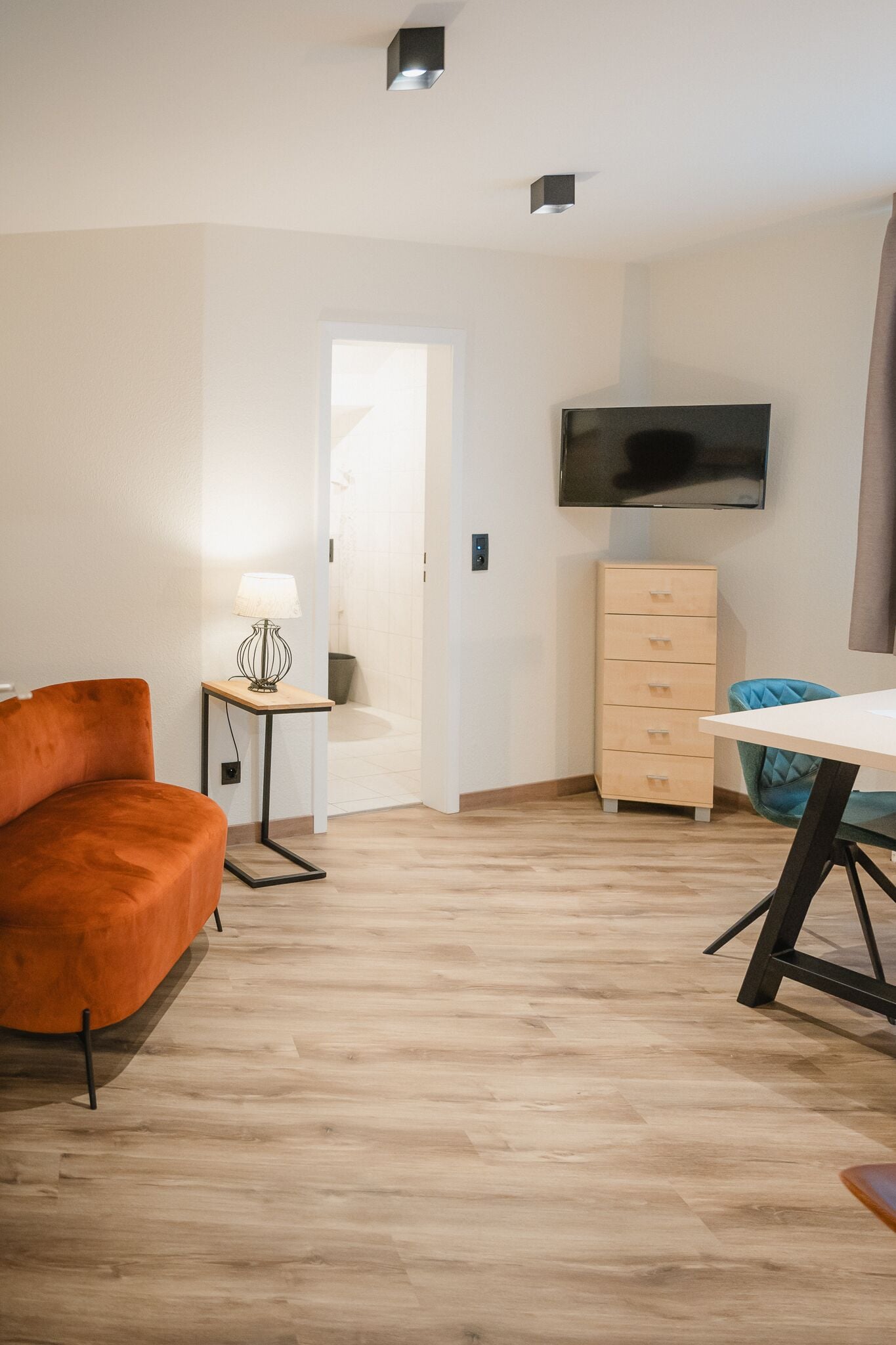 superior room, 1 queen bed, non smoking, resort view (2 persons) | living area | 32-inch led tv with cable channels, tv