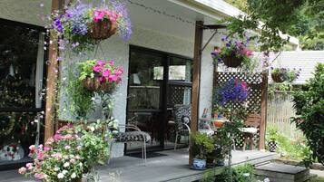 Apartemen Deluks, 1 kamar tidur, pemandangan kebun | Pemandangan dari kamar