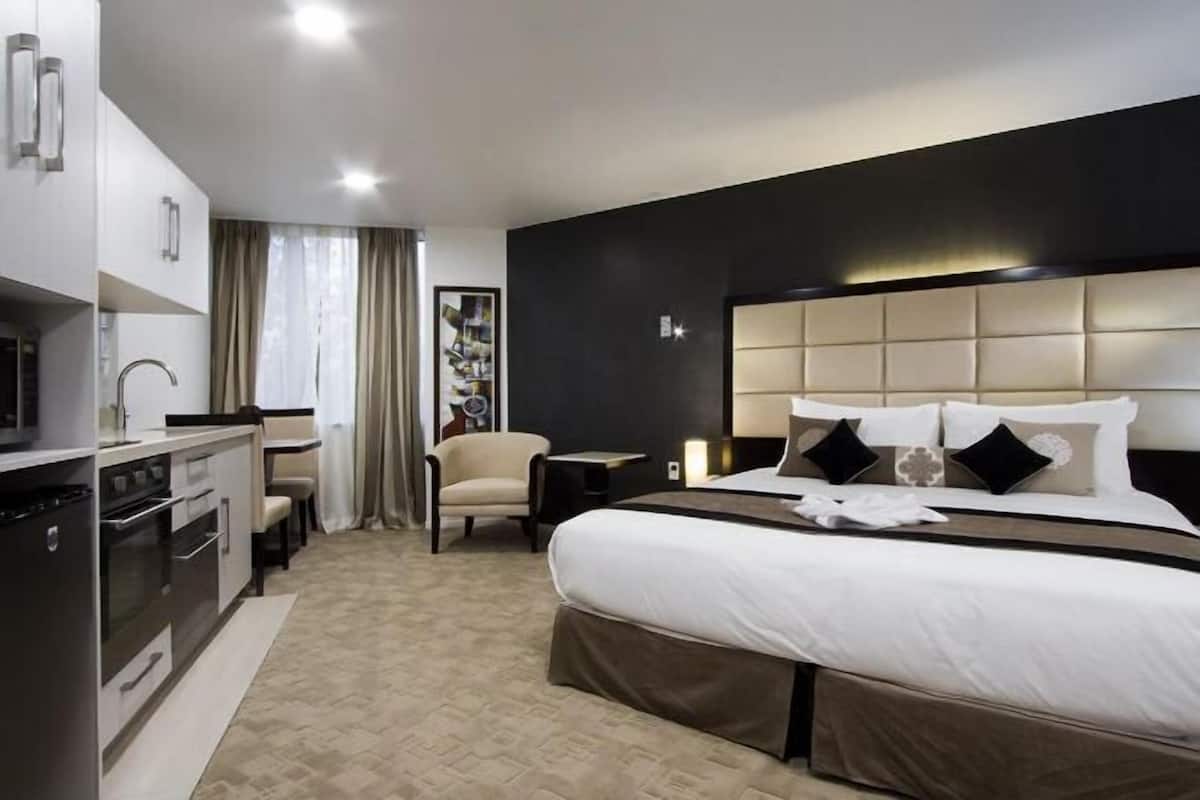 Premium bedding, pillowtop beds, in-room safe, blackout drapes