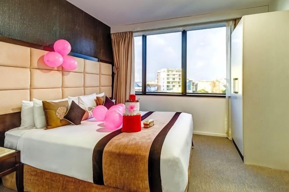 Premium bedding, pillowtop beds, in-room safe, blackout drapes