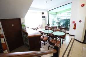 Restaurant - OYO 210 Apple Tree Suites (Cebu City)