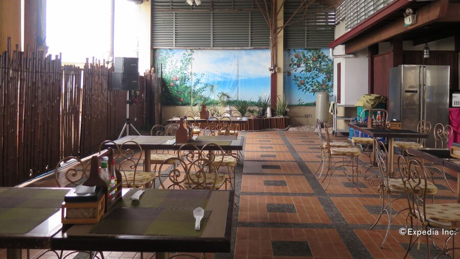OYO 210 Apple Tree Suites