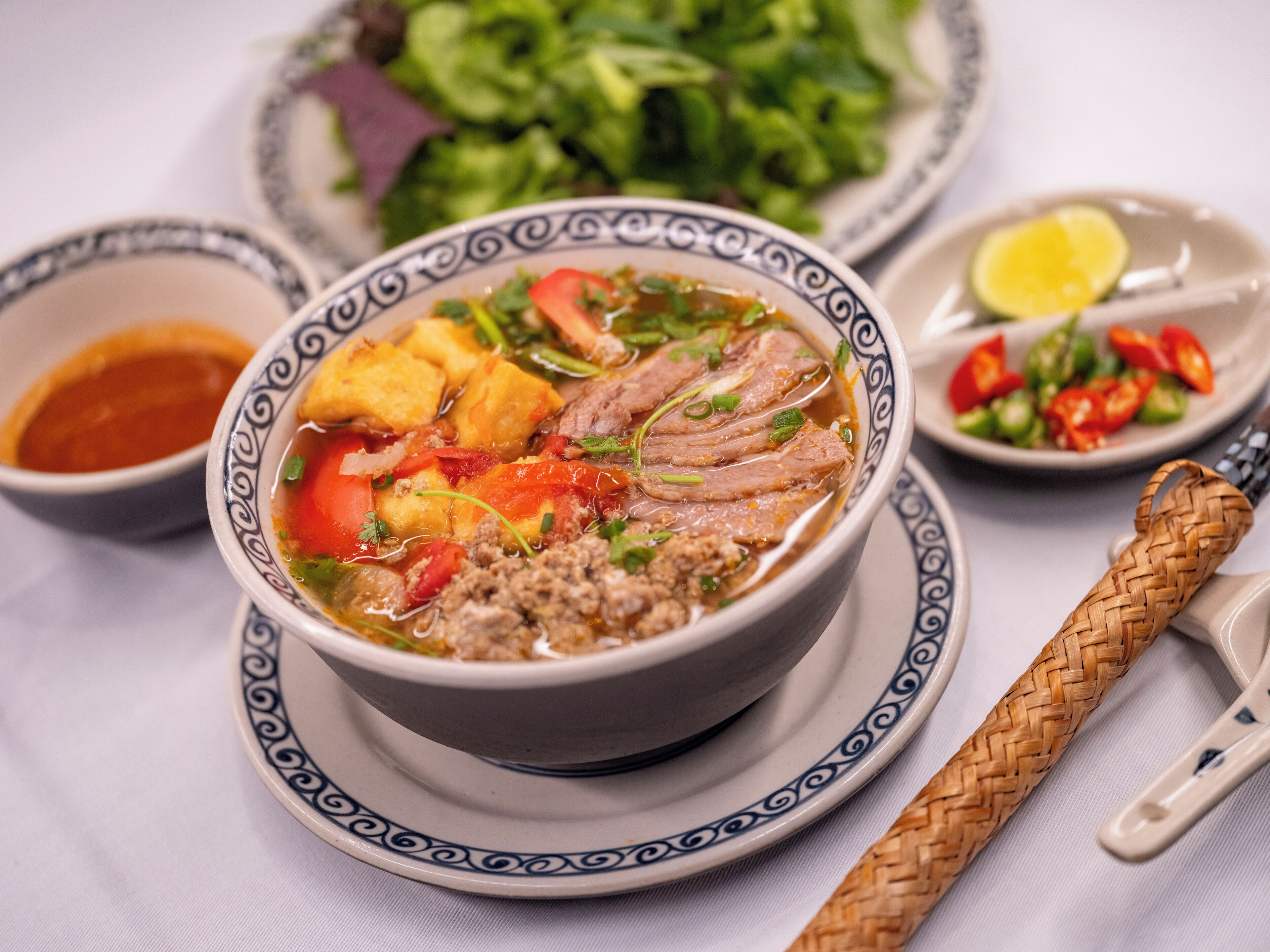 daily buffet breakfast (vnd 300000 per person)