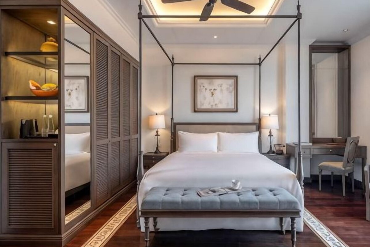 Sábanas de algodón egipcio, edredón, camas con pillow-top y minibar