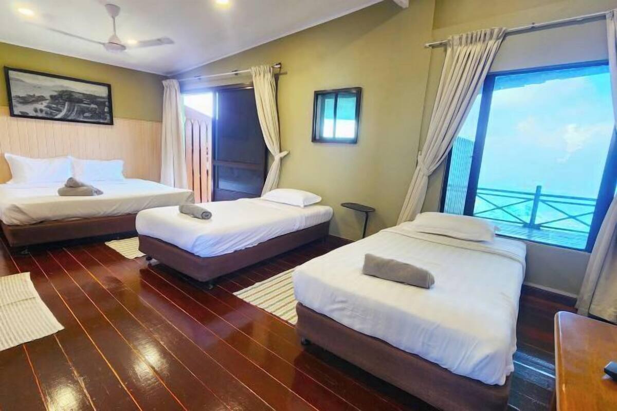 Desk, free WiFi, bed sheets