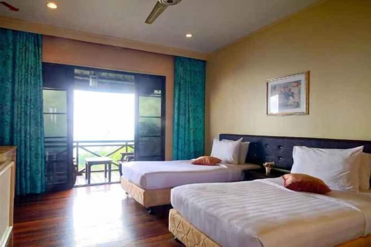 Escritorio, wifi gratis y ropa de cama