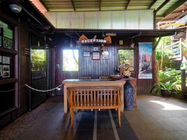 Sisään- ja uloskirjautumisautomaatti