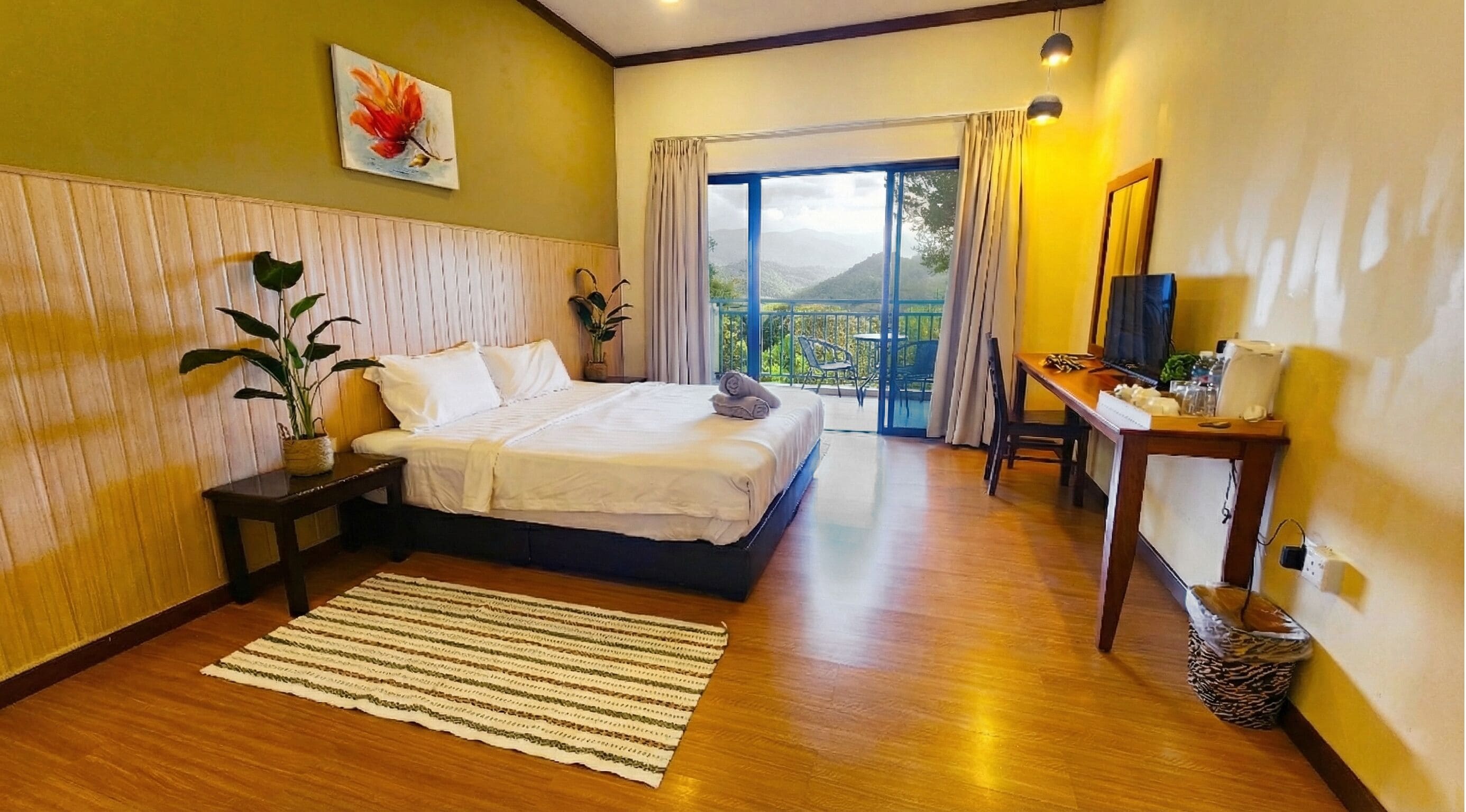 Desk, free WiFi, bed sheets