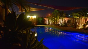 Outdoor pool, open 7:00 AM to 9:00 PM, sun loungers - Bluewater Harbour Motel (Bowen)