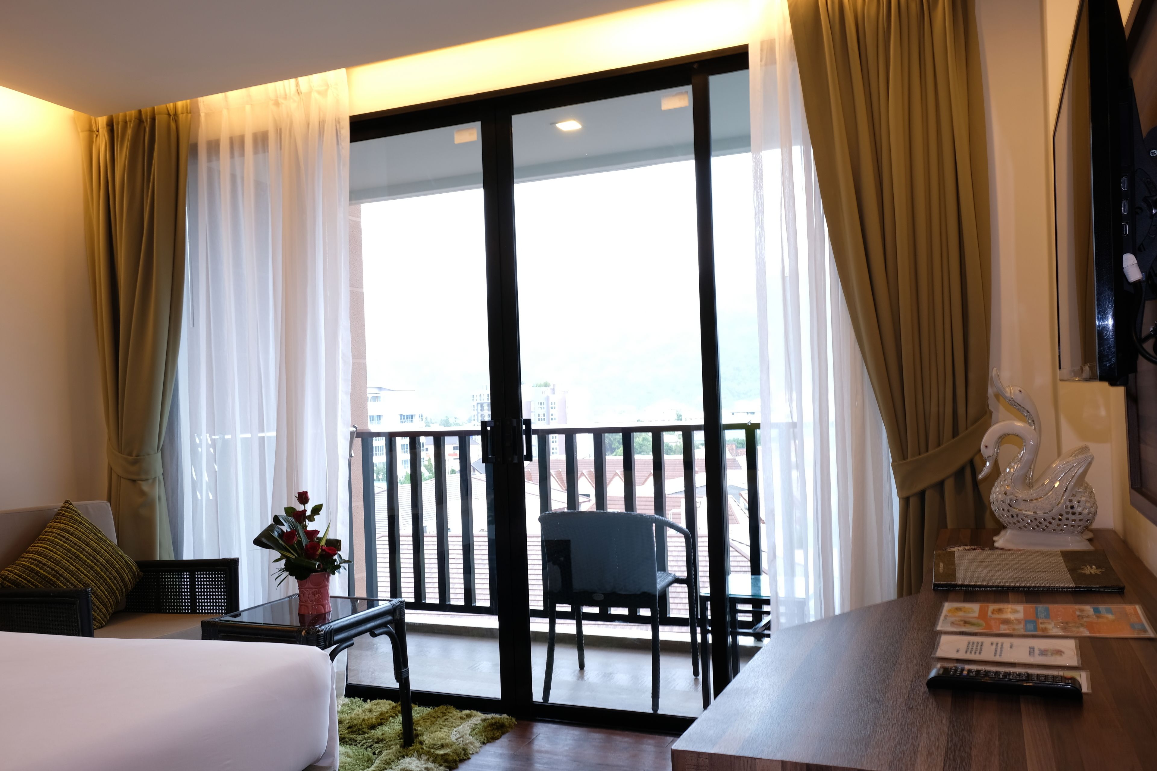 deluxe room | balcony view