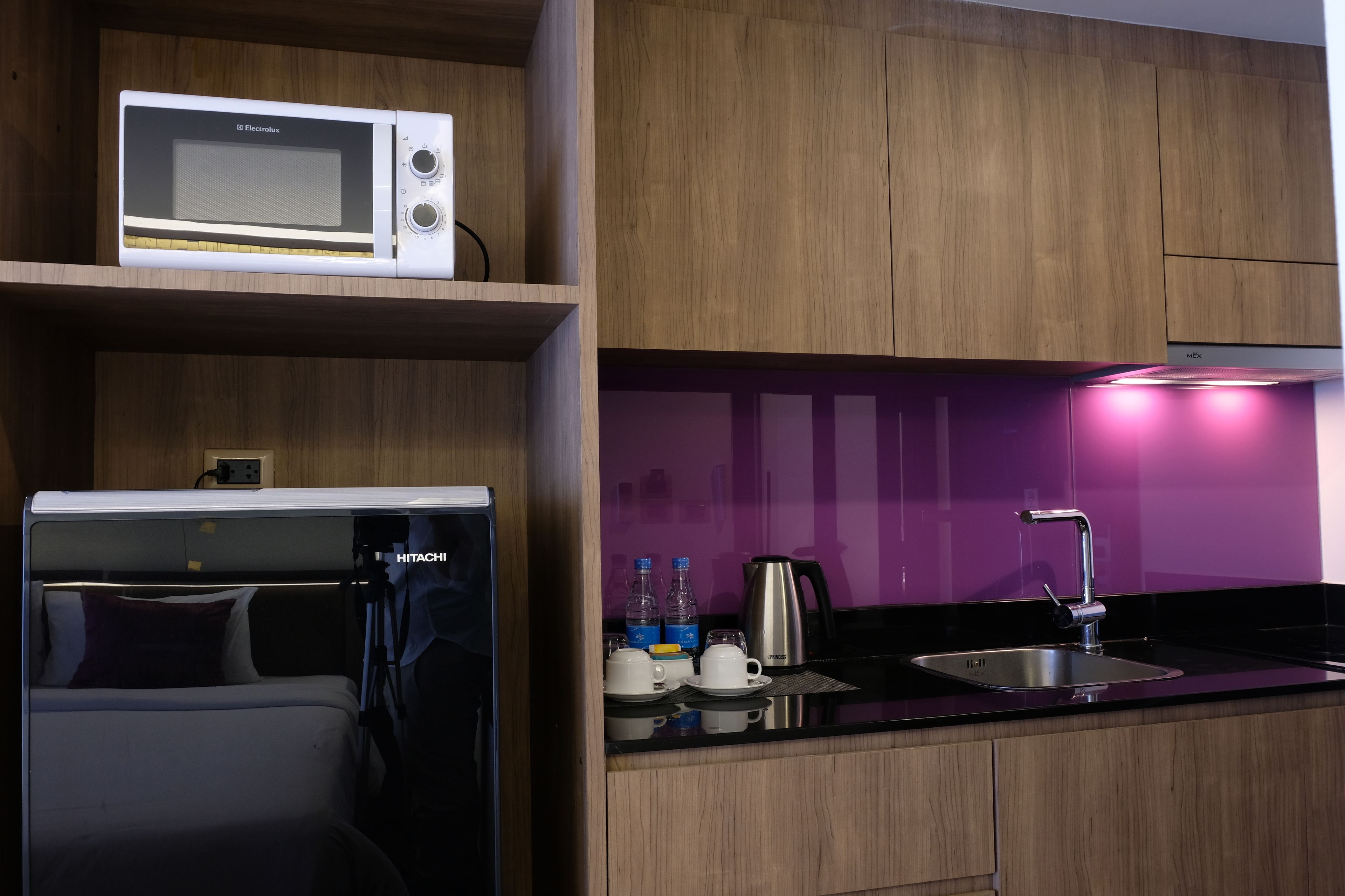 deluxe premium | private kitchenette | coffee/tea maker