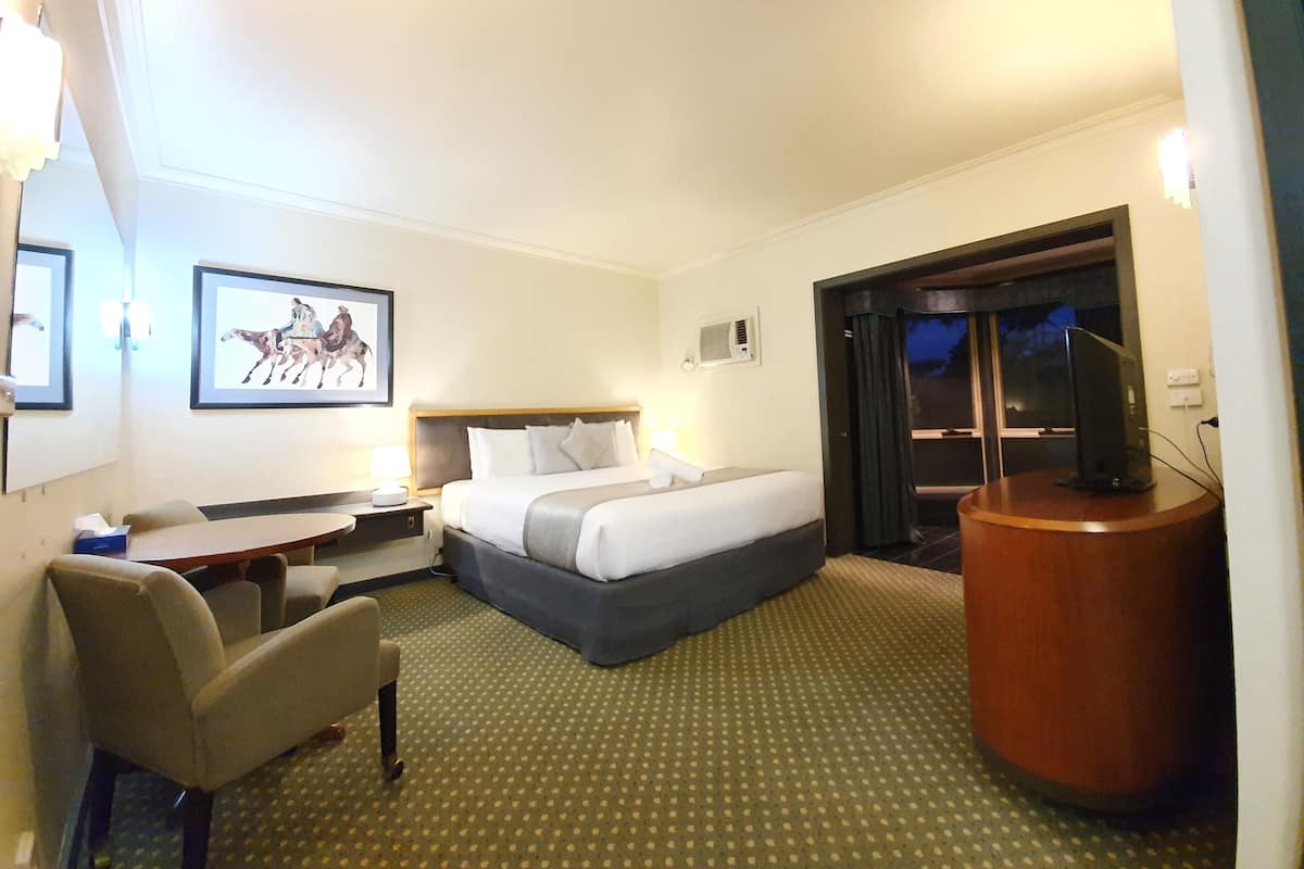 Soundproofing, iron/ironing board, free WiFi, bed sheets