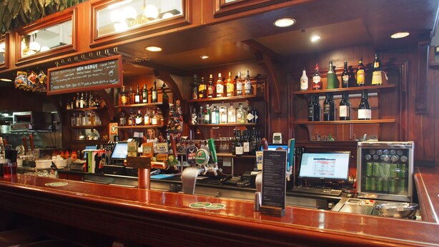 Bar (på overnatningsstedet)