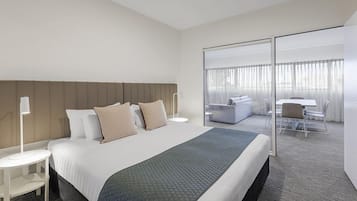 1 bedroom, in-room safe, desk, laptop workspace