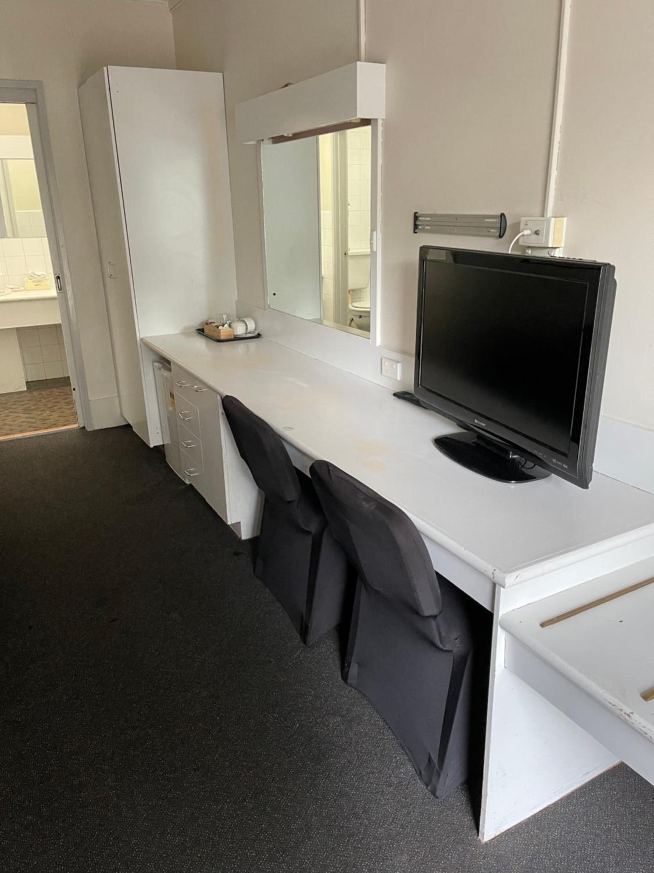 Photo - Parkside Inn Motel