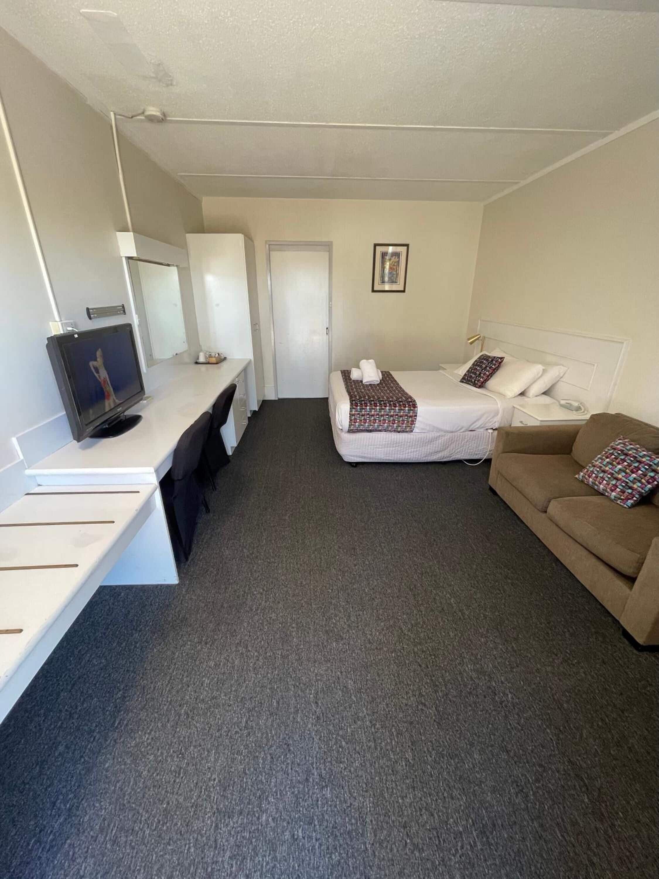 Photo - Parkside Inn Motel