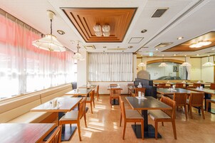 Se sirven desayunos, almuerzos y cenas