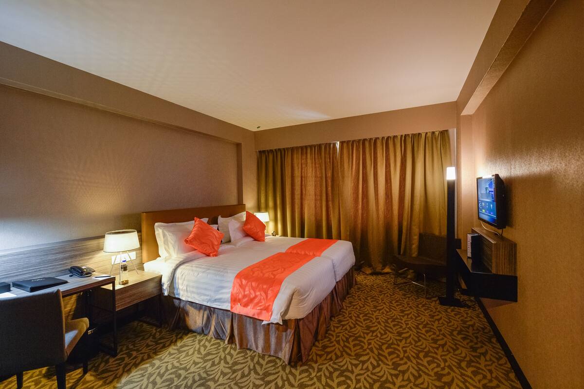 Minibar, in-room safe, desk, soundproofing
