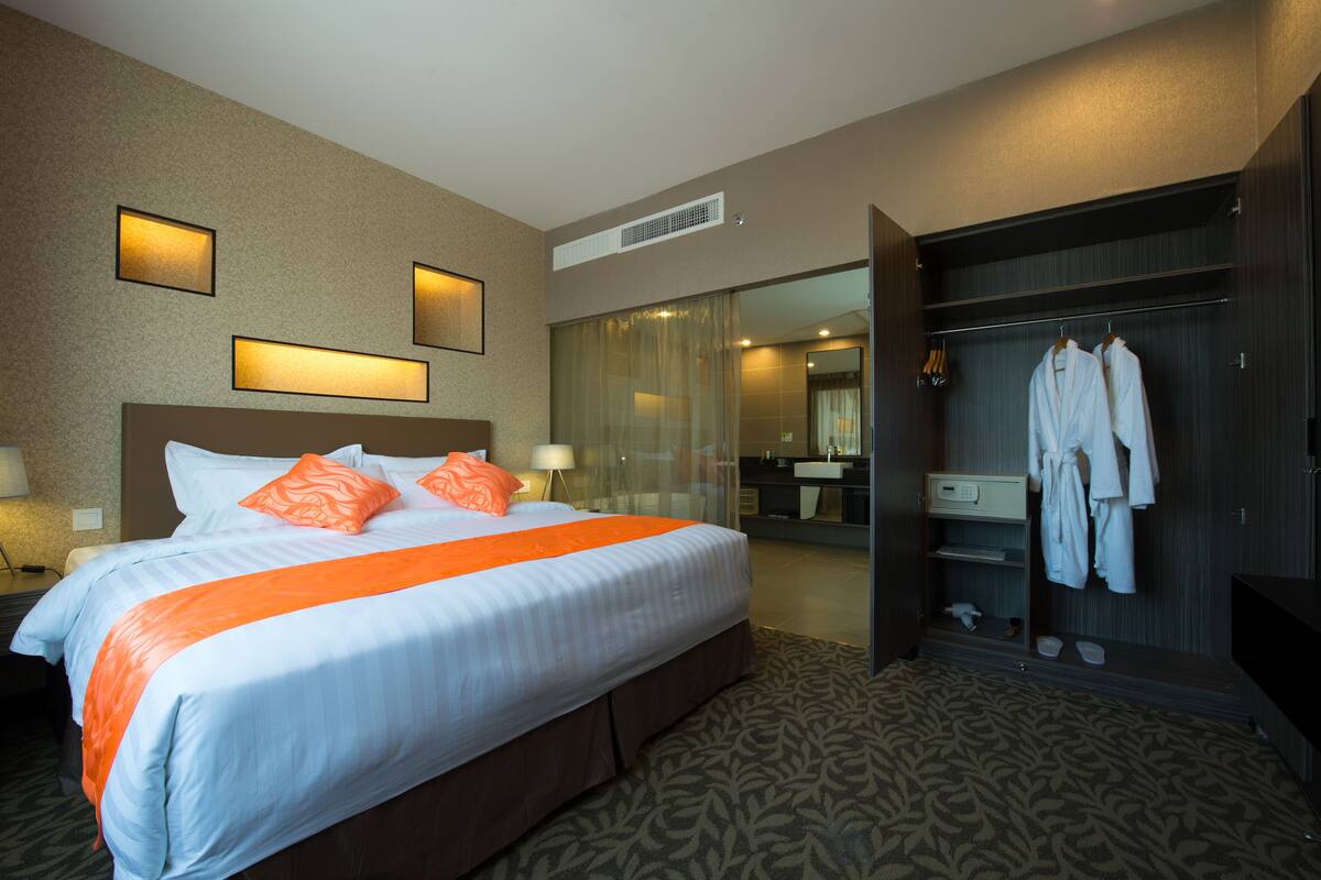 Corporate Suite