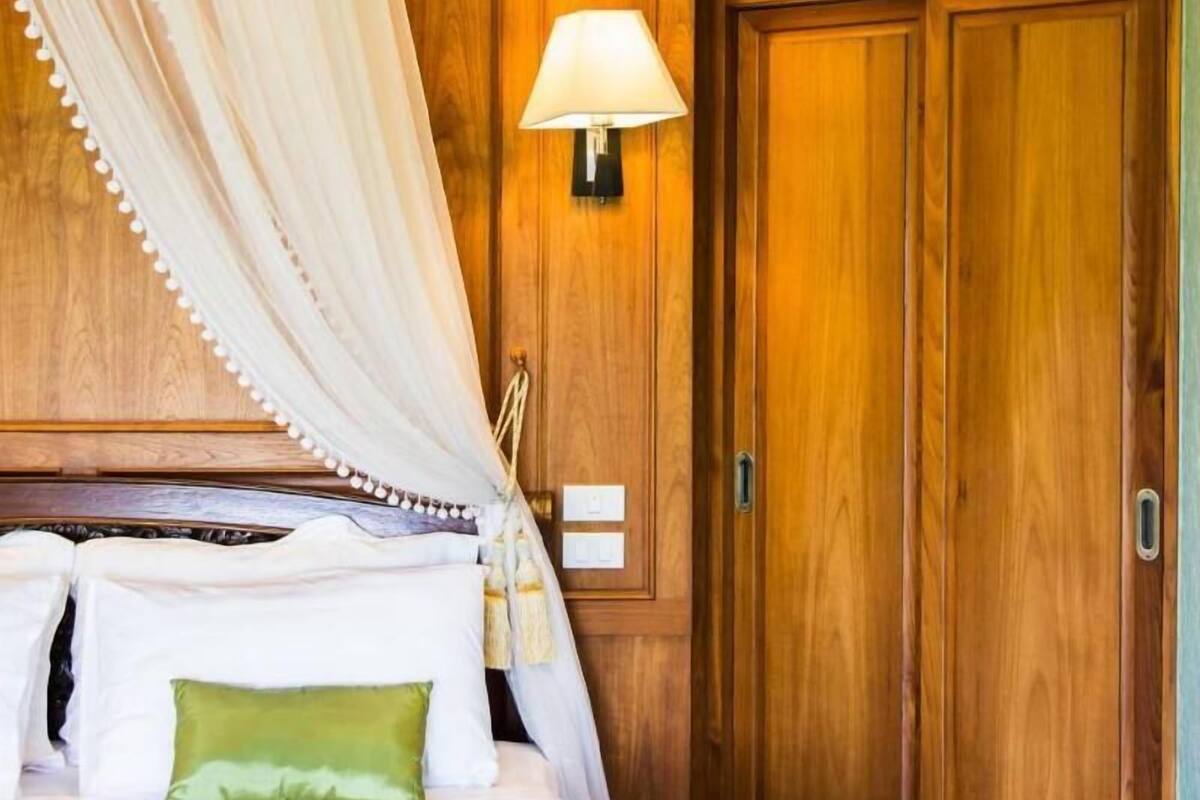 Minibar, caja de seguridad en la habitación y wifi gratis