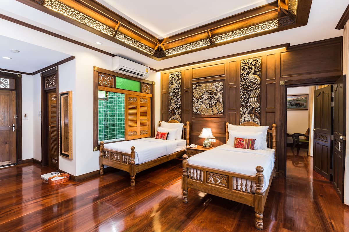 Luxury Room (Twin) | Minibar, in-room safe, rollaway beds, free WiFi