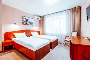 Standard Room | 1 bedroom, minibar, desk, iron/ironing board - Black Sea Hotel (Kyiv)