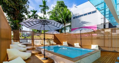 The Tint at Phuket town