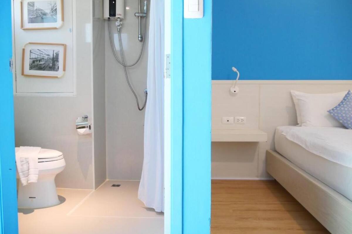 connecting room | bathroom | shower, rainfall showerhead, free toiletries, hair dryer