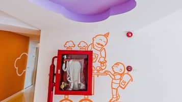 华丽客房 (Twin Bed) | 客房景观