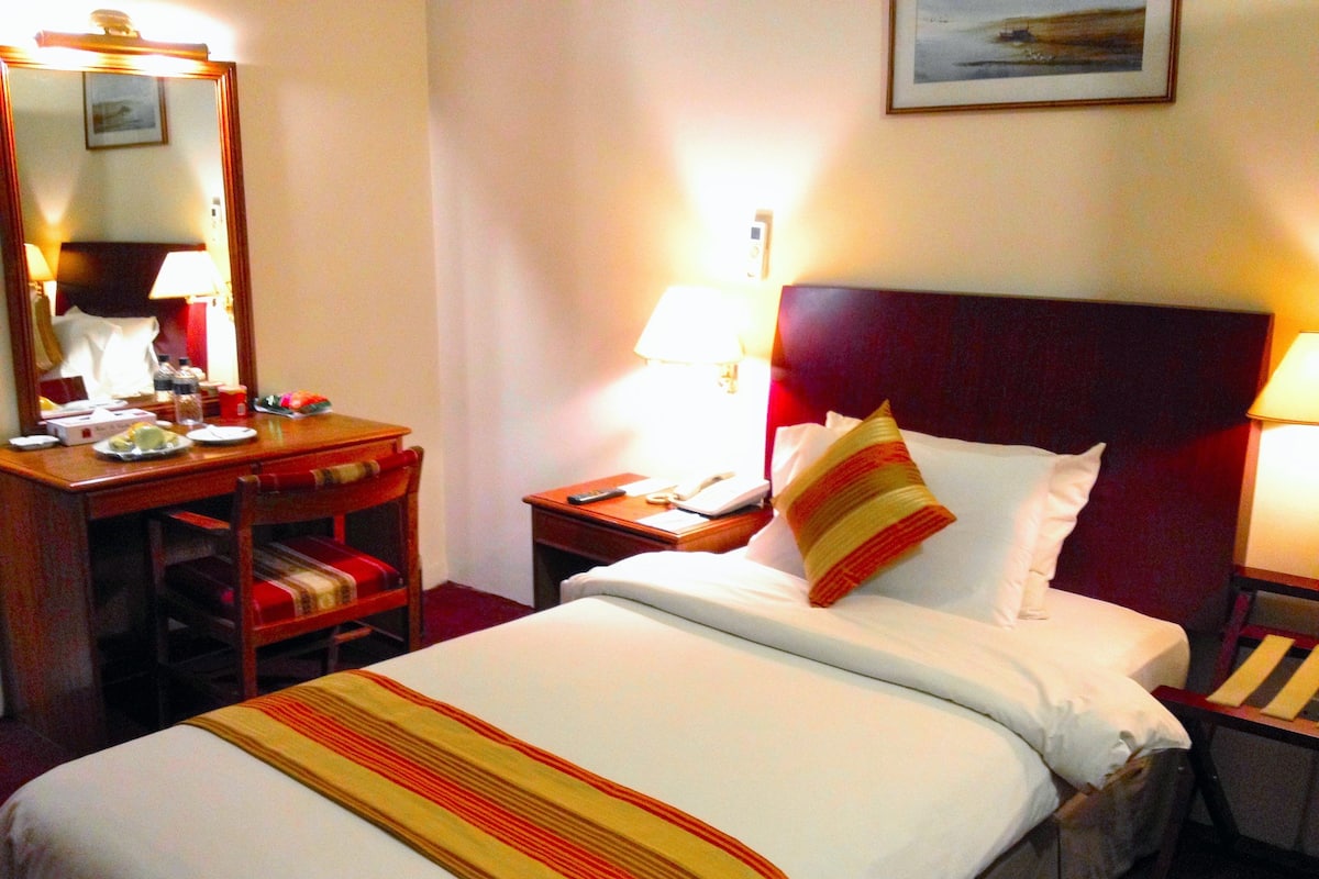 Standard Room | Minibar, in-room safe, WiFi (free)