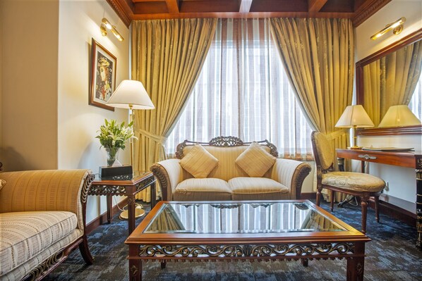 Suite | Champagne service