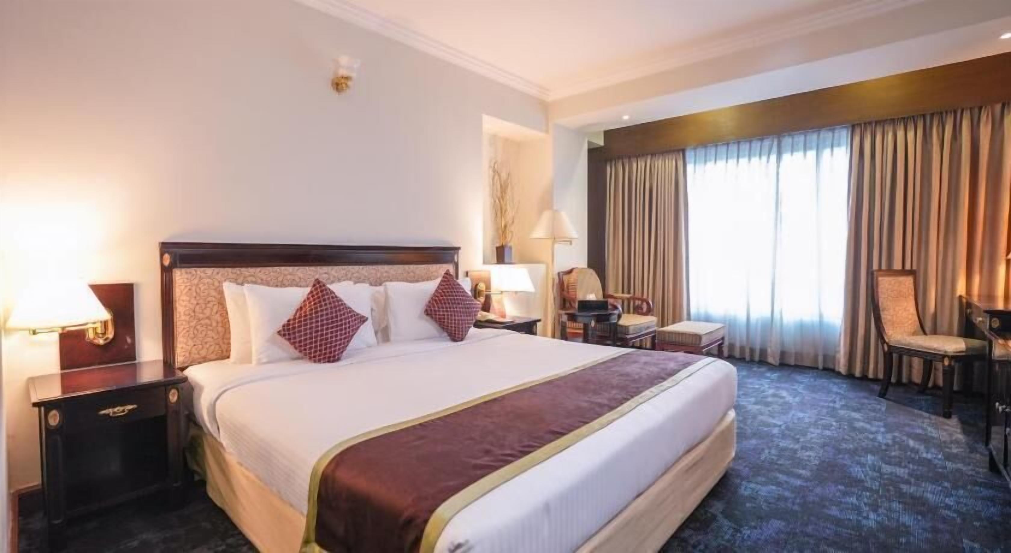 Premium bedding, minibar, in-room safe, desk