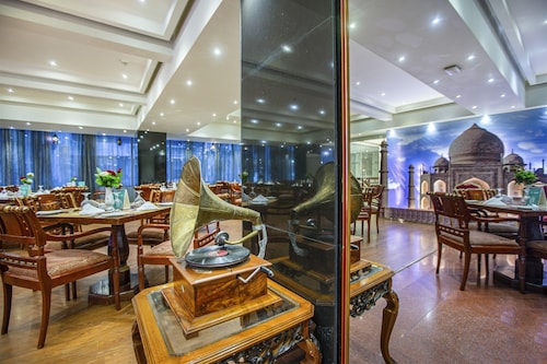 Hotel Sarina