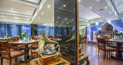 Hotel Sarina