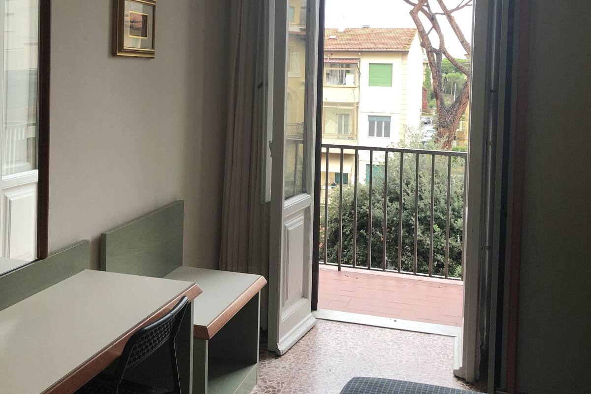 Double Room, Garden View | In-room safe, desk, WiFi (free), bed sheets