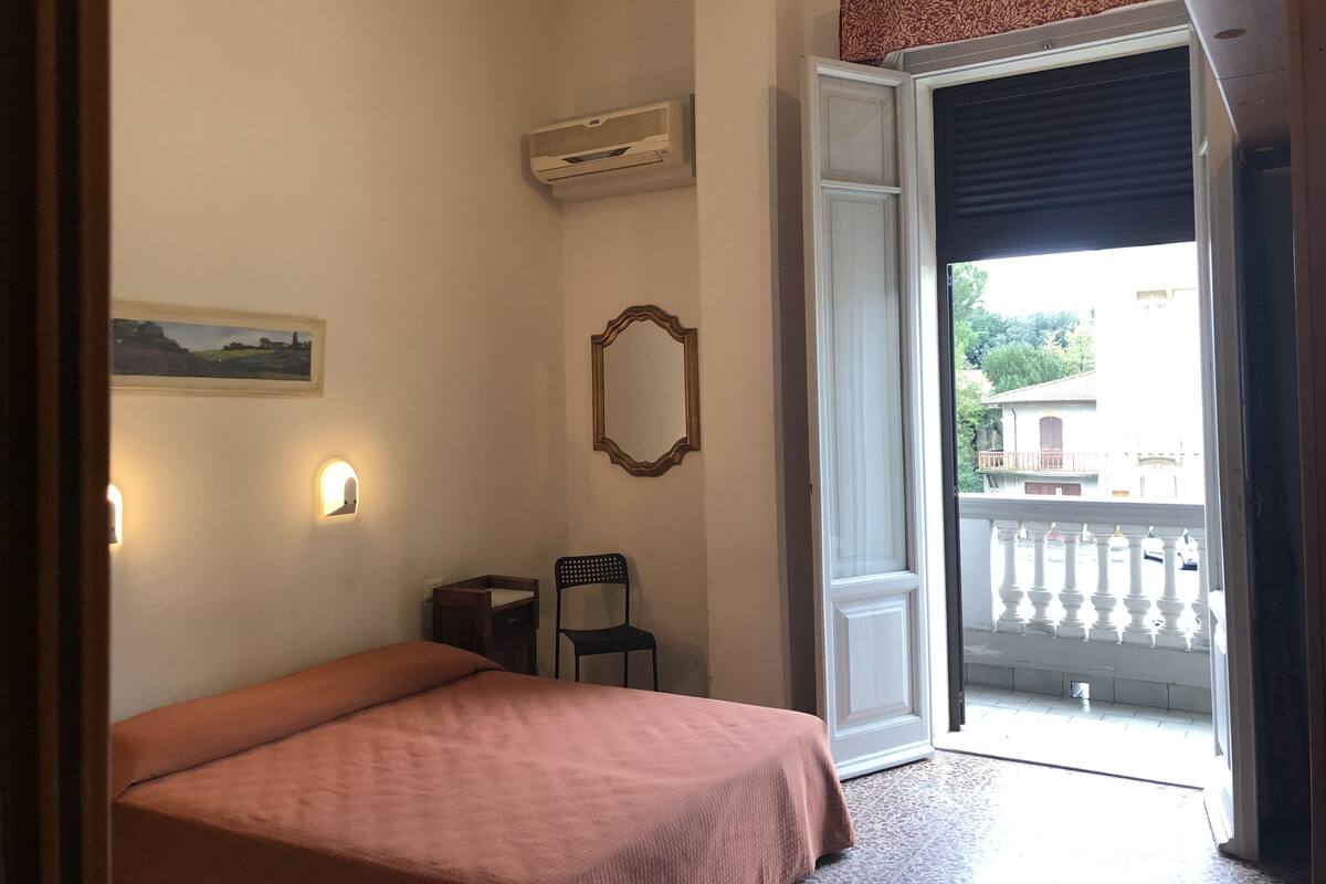 Double Room, Sea View | In-room safe, desk, WiFi (free), bed sheets