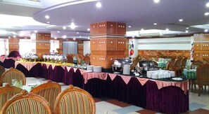 Daily buffet breakfast (BDT 10 per person)