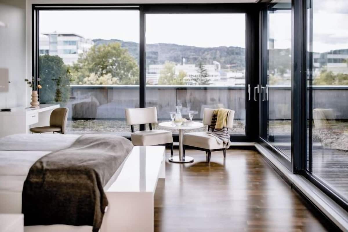 1 Schlafzimmer, Allergikerbettwaren, Zimmersafe, individuell dekoriert