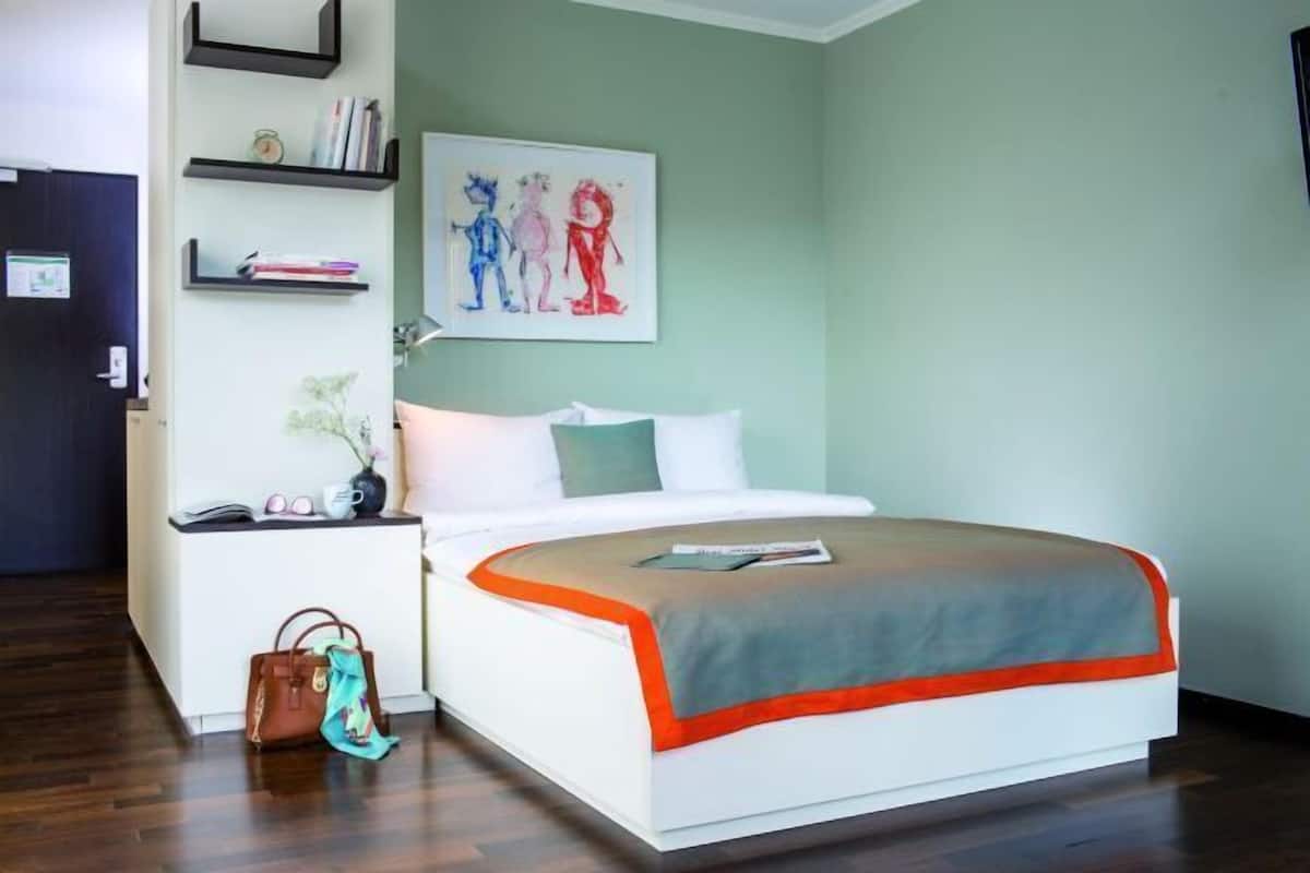 1 bedroom, hypo-allergenic bedding, in-room safe, individually decorated