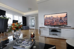 Living room - The Queen Luxury Apartments - Villa Carlotta (Luxembourg City)