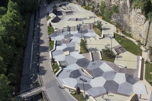 Children’s play area – outdoor - The Queen Luxury Apartments - Villa Carlotta (Luxembourg City)