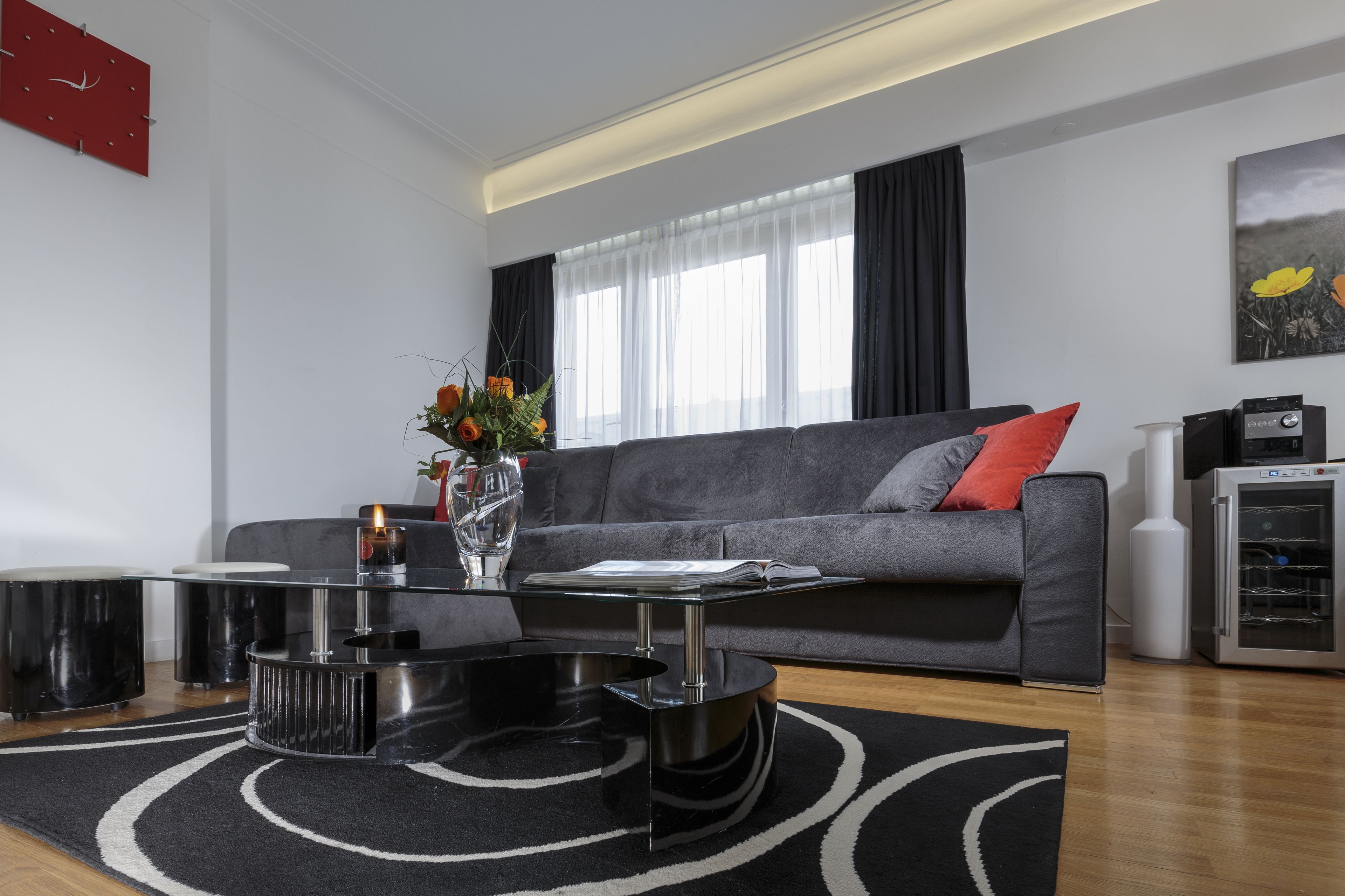 Executive Apartment, 1 Bedroom, Terrace | Living room | 42-inch flat-screen TV with cable channels, TV, DVD player