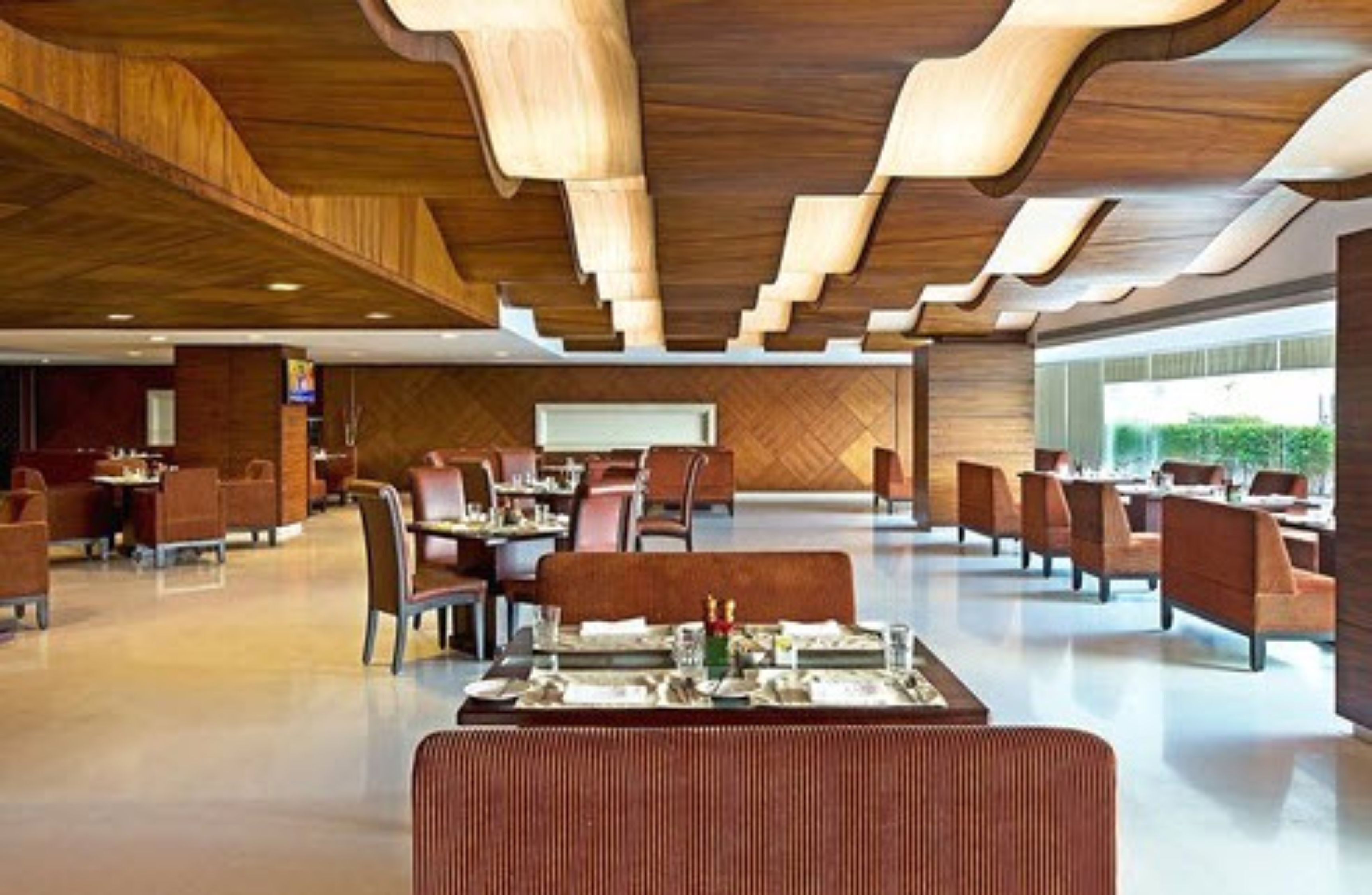 2 restaurants servant le petit déjeuner, spécialités Cuisine indienne