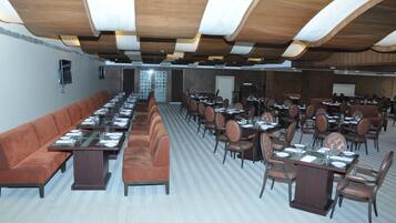 Desayuno buffet todos los días (con cargo)