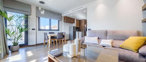 Exclusive Penthouse, Ensuite, City View (Ático) | Interior