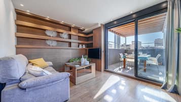 Exclusive Penthouse, Ensuite, City View (Ático) | Interior