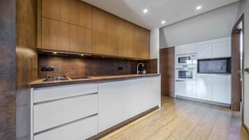 Exclusive Penthouse, Ensuite, City View (Ático) | Interior