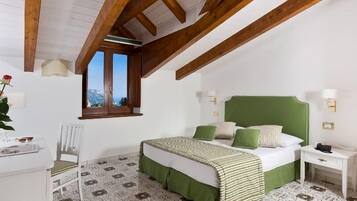 Minibar, in-room safe, desk, blackout drapes