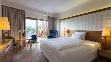 Single Room | Hypo-allergenic bedding, down comforters, minibar, in-room safe